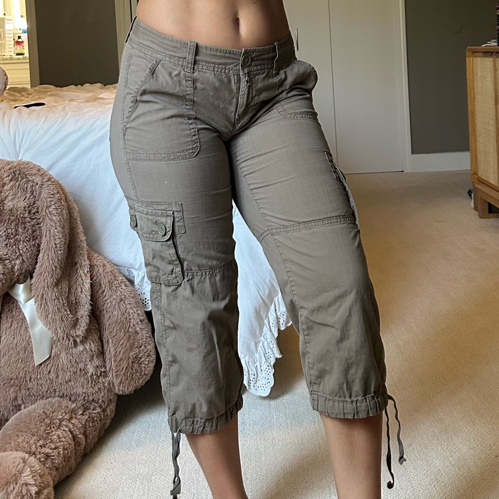 light brown cargo capris